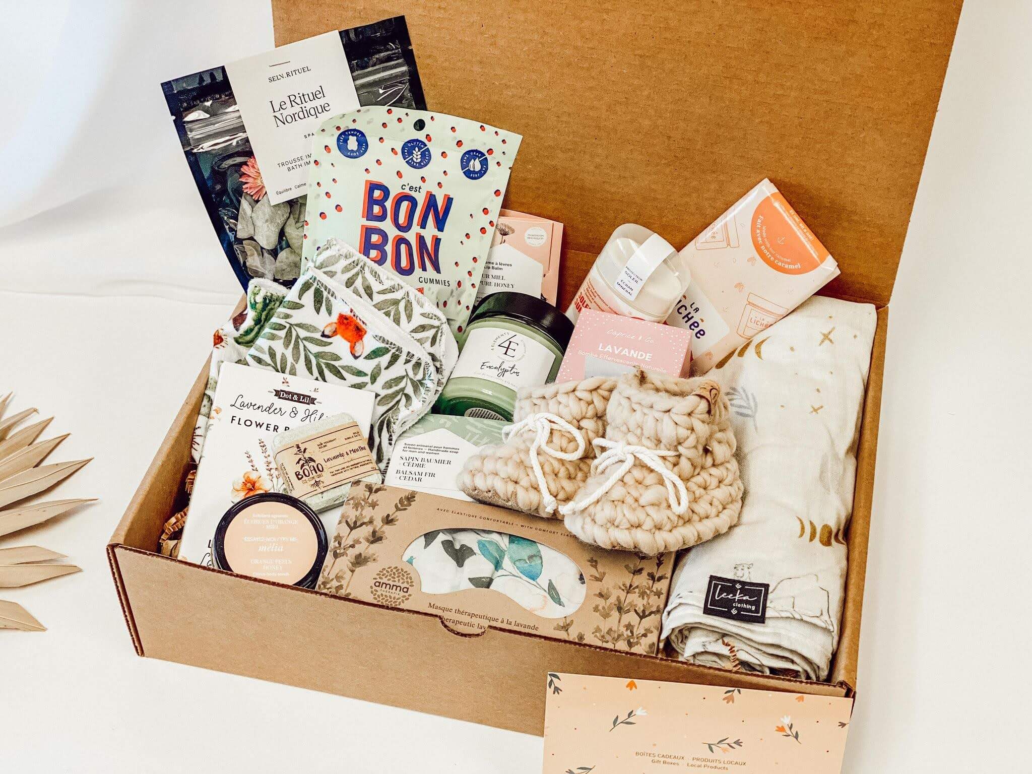 Cadeaux de naissance en entreprise : comment souligner ces moments avec soin, stratégie (et sans casse-tête!)