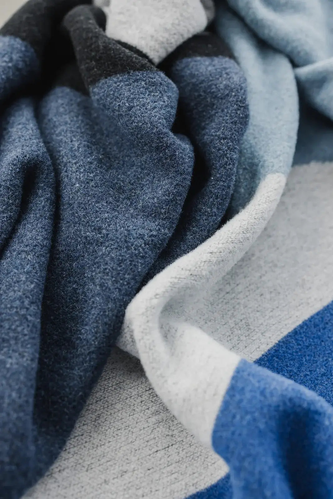 River Reversible Eco-Friendly Everyday Blanket, MiNi TiPi