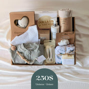 Coffret cadeau naissance unisexe ou garçon 250$ avec doudou, vêtements, mitaines et soins bébé produits locaux