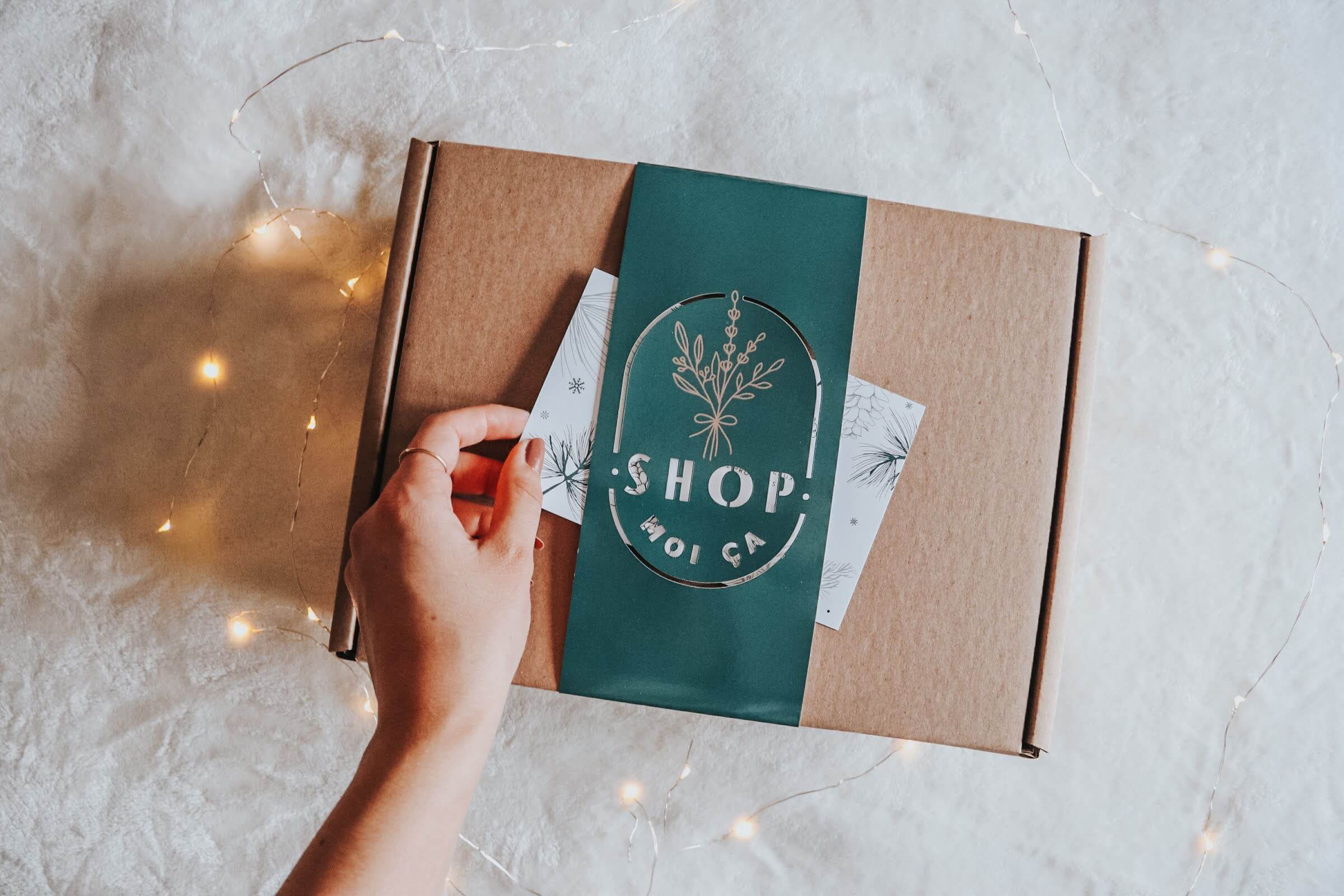 emballage de la boite cadeau Shop moi ça